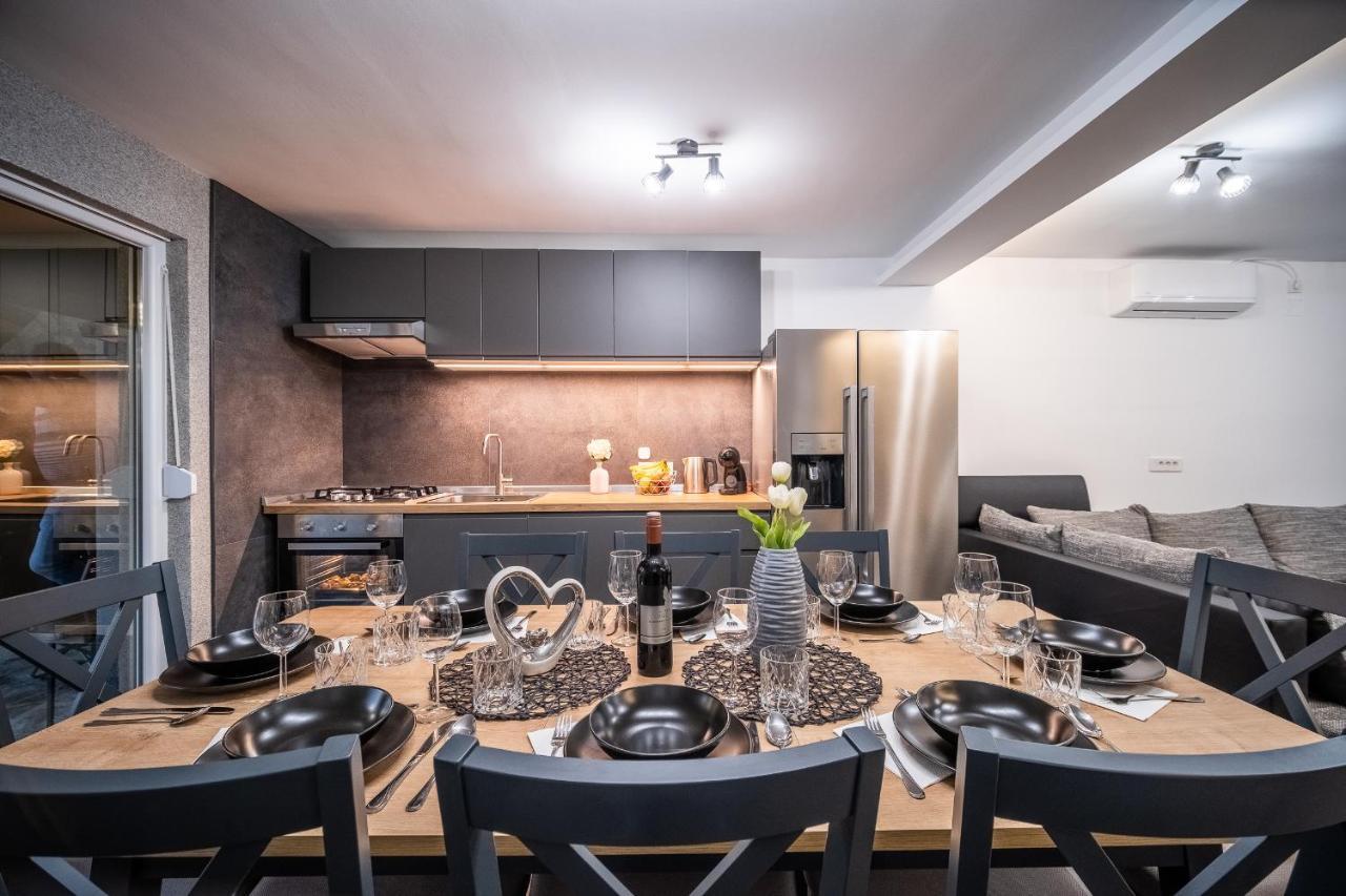 Villa Nesa - Beautiful Guest House At Continental Croatia With Outdoor Swimming Pool, Sauna And 3 Bedrooms Plaški 외부 사진