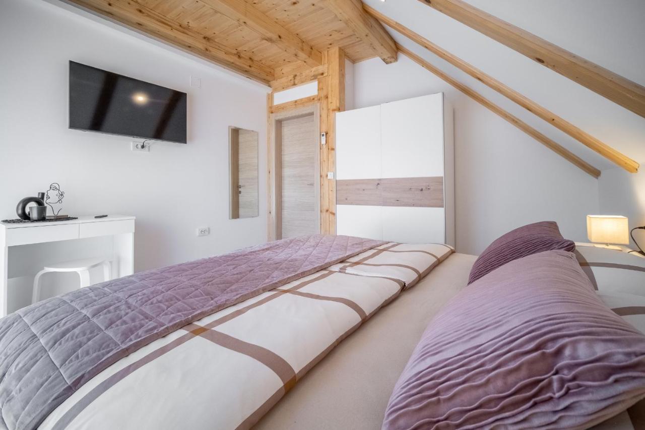 Villa Nesa - Beautiful Guest House At Continental Croatia With Outdoor Swimming Pool, Sauna And 3 Bedrooms Plaški 외부 사진
