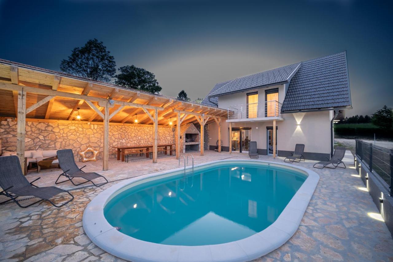 Villa Nesa - Beautiful Guest House At Continental Croatia With Outdoor Swimming Pool, Sauna And 3 Bedrooms Plaški 외부 사진